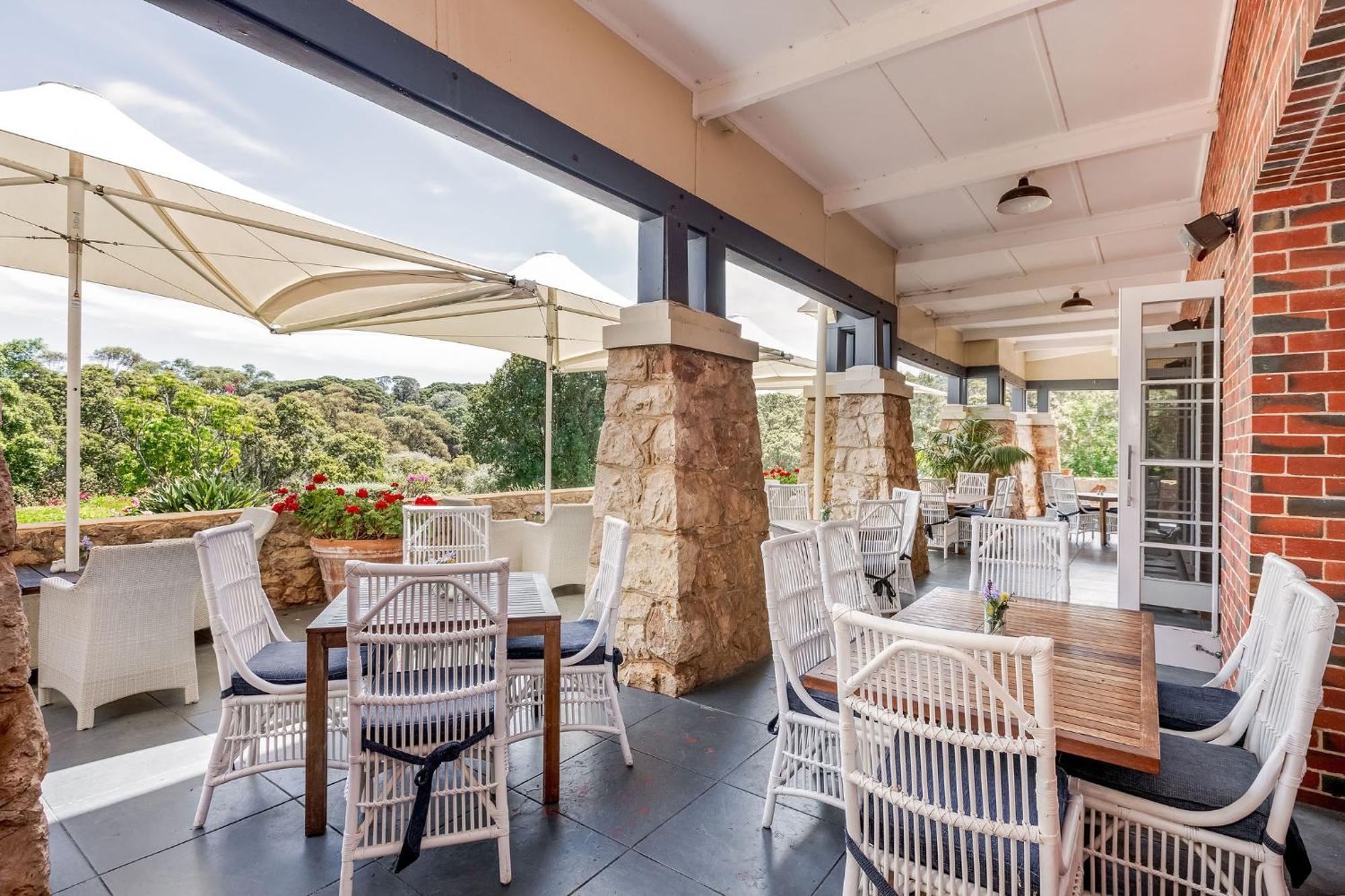 Caves House Hotel & Apartments Яллингап Экстерьер фото