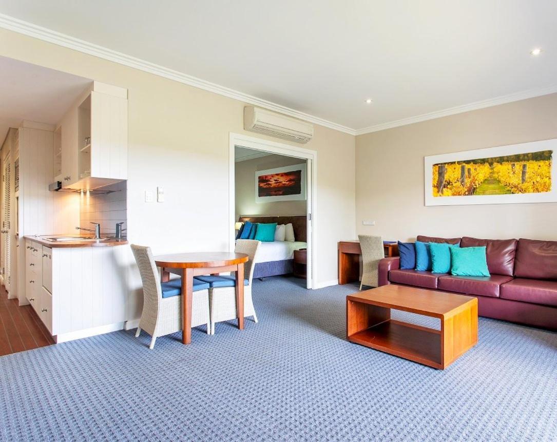 Caves House Hotel & Apartments Яллингап Экстерьер фото